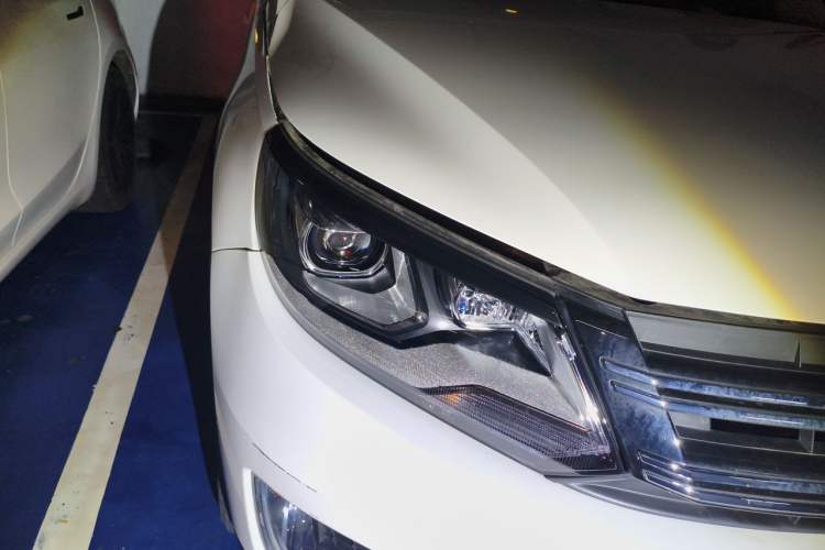 Used Volkswagen Tiguan 2015 1.8TSI Automatic All-Wheel-Drive Luxury Model
