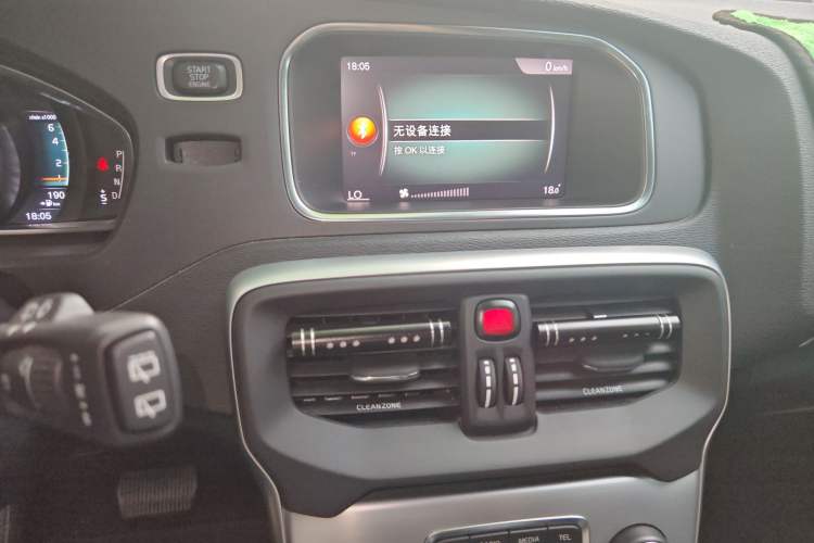 Used Volvo V40 2018 T3 Zhiya Edition
