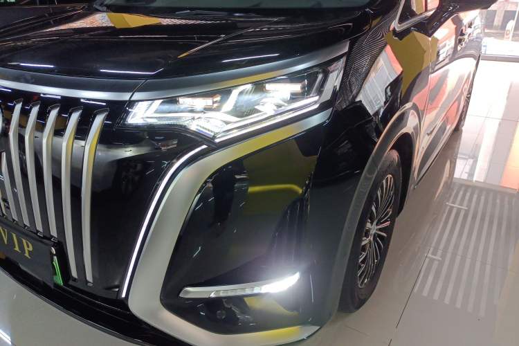 Used Denza D9 2022 EV 600 Four-Wheel Drive Flagship Model