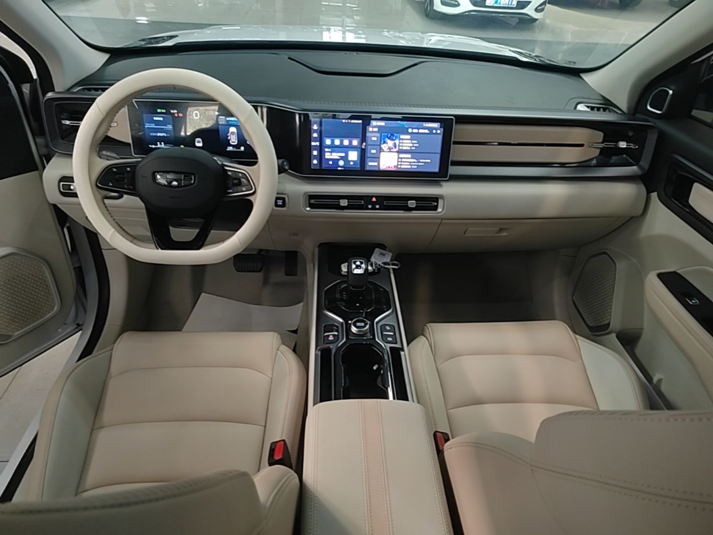 Geely Auto icon 2023 1.5TD Chocolate Smoothie Edition — снимка 12