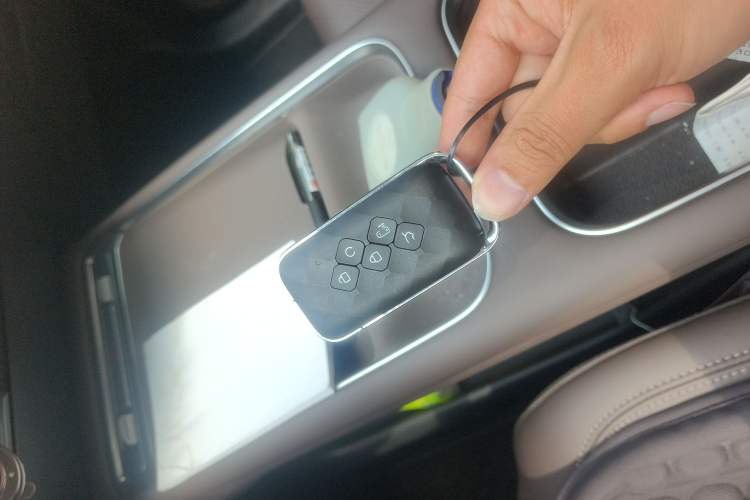 Used Wuling Starlight 730 2025 Model Pure Electric 500km Luxury Edition
