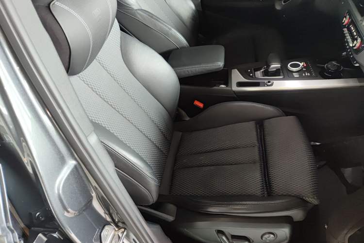 Used Audi A4L 2019 40 TFSI Fashion Edition China VI Emission Standard
