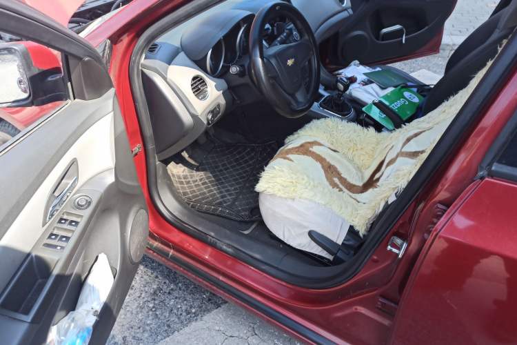 Used Chevrolet Cruze 2011 1.6L SL MT Driver Seat