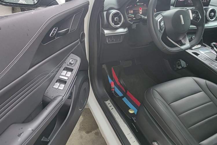 Used Wey VV5 2021 1.5T Two-Wheel Drive Smart Pioneer
