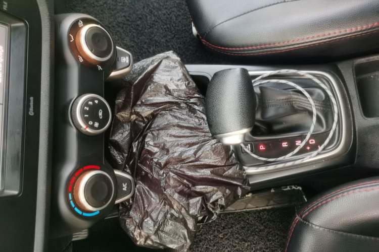 Used Kia K2 2017 Sedan 1.4L Automatic GLS Gear Lever