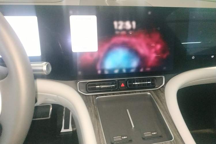 Used Hima AITO M9 2025 Extended-Range Ultra Version 52 kWh 5-Seater Edition Audio And AC Panel