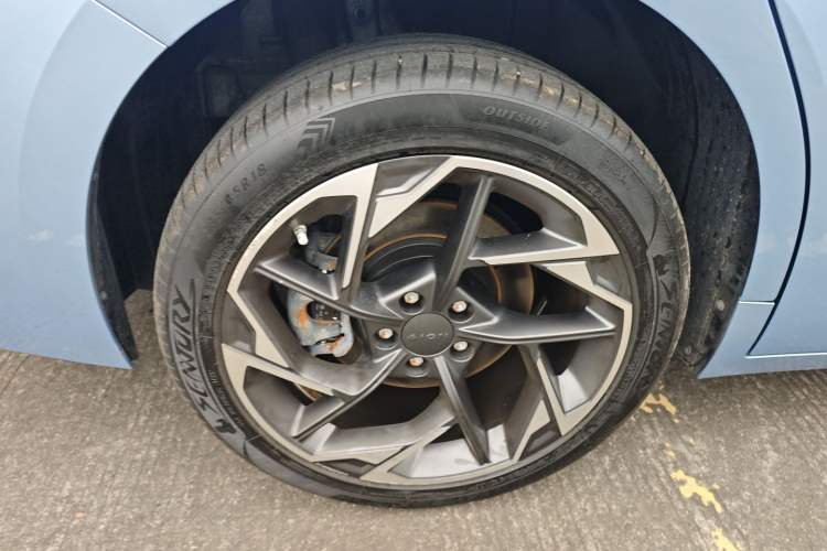 Used AION S Plus 2023 80 Tech Edition Ternary Lithium Right Rear Wheel Hub