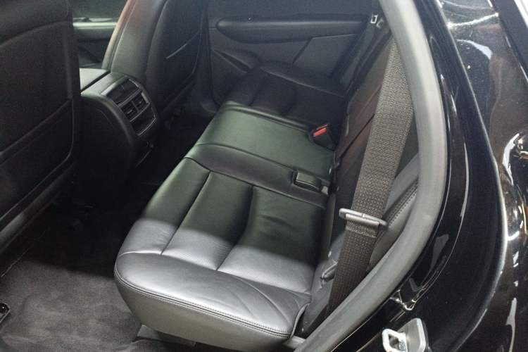 Used Cadillac XT5 2018 25T Luxury Model
