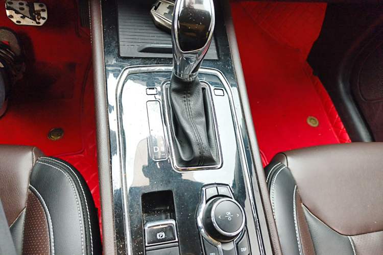 Used Dongfeng Fengon 580 2017 1.5T CVT Smart Connectivity Model Gear Lever