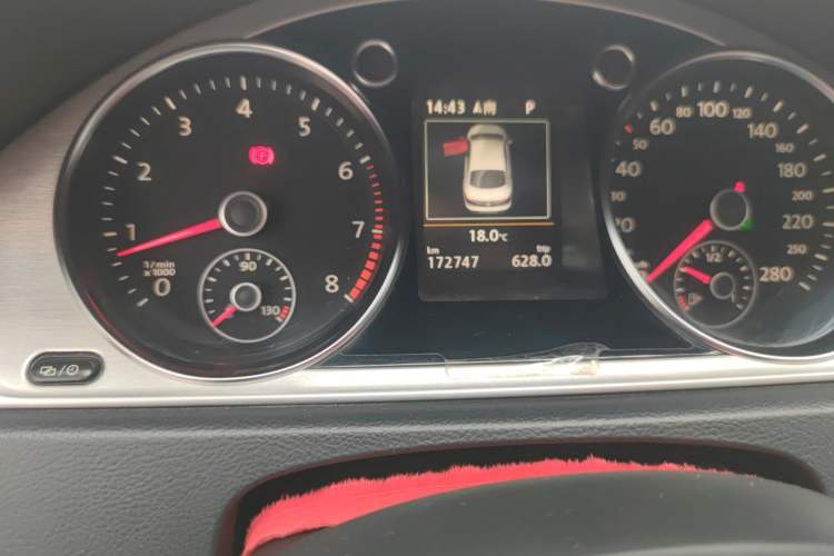 Used Volkswagen FAW-Volkswagen CC 2015 1.8TSI Luxury Model Odometer Close Up