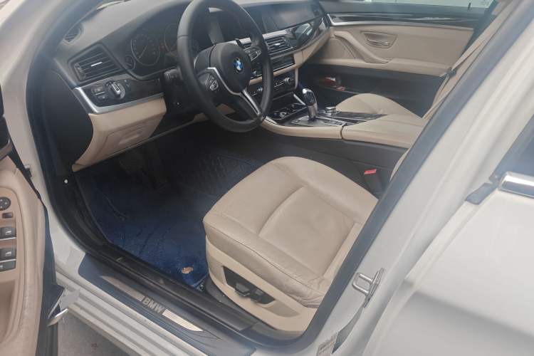 Used BMW 5 Series 2012 523Li Luxury Model
