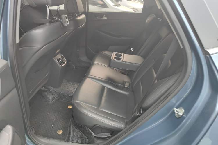 Used Hyundai Tucson 2015 1.6T Dual-Clutch Two-Wheel-Drive Smart Model Left Rear Seat