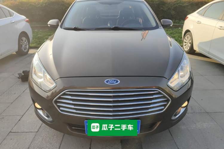 Used Ford Escort 2015 1.5L Automatic Fashion Model
