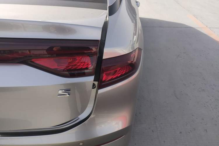 Used AION S 2023 Meizu 580 Lithium Iron Phosphate Right Rear Taillight