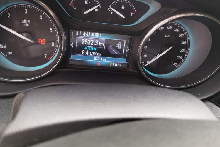 Used Buick Envision 2017 20T Two-Wheel Drive Elite Version Odometer Close Up