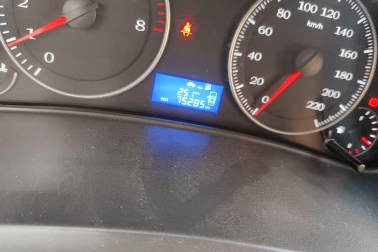 Used Geely Auto Diamond 2016 1.5L Manual Elite Edition Odometer Close Up