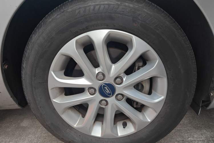 Used Ford Focus 2011 Sedan 1.8L Automatic Fashion Edition
