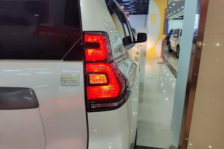 Used Toyota Prado 2018 3.5L Automatic SX Right Rear Taillight