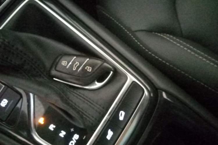 Used Roewe RX3 2018 1.6L CVT Flagship Edition Interior 1