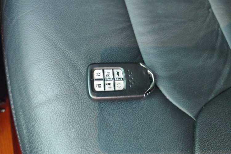 Used Honda Elysion 2022 2.0L eHEV Luxury Edition