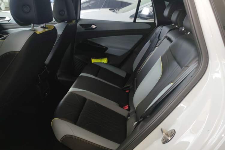 Used Volkswagen ID.4 X 2023 Pure Long-Range Version Left Rear Seat