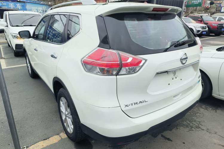 Used Nissan X-Trail 2014 2.5L CVT Leading Edition 4WD