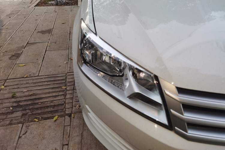 Used Volkswagen Santana 2015 1.6L Automatic Fashion Edition