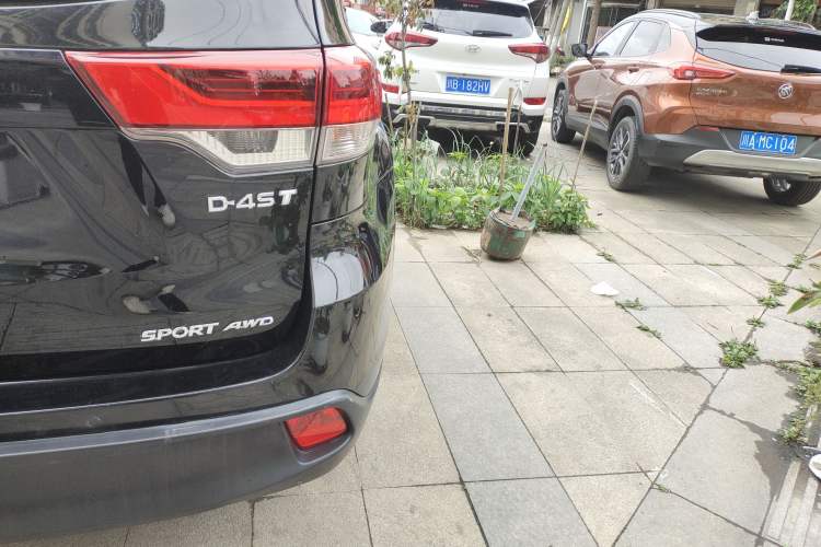 Used Toyota Highlander 2018 2.0T Four-Wheel Drive Prestige Version 7 Seats China V Emission Standard