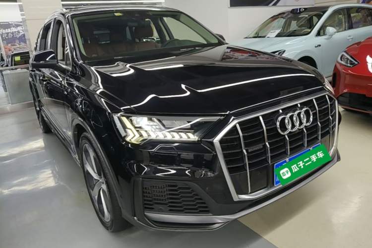 Used Audi Q7 2020 55 TFSI quattro S line sports model
