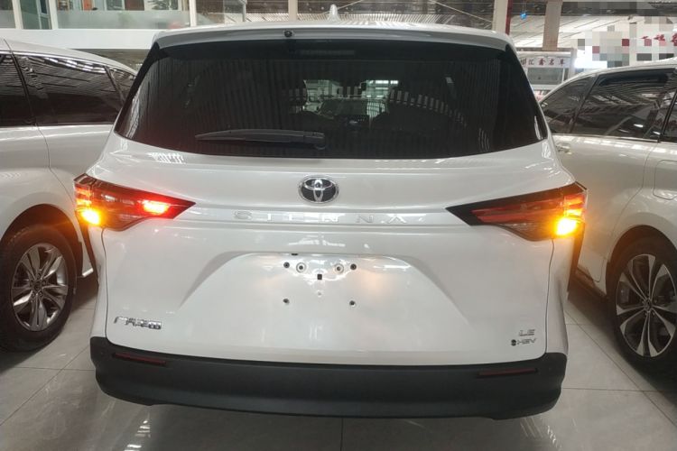 Used Toyota SIENNA 2026 Model 2.5L Dual-Engine Two-Wheel-Drive Comfort Edition Rear