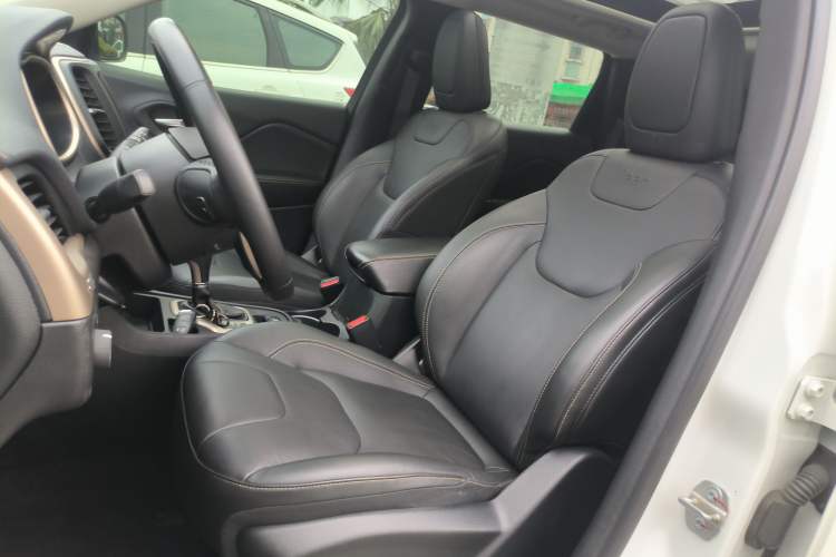 Used Jeep Cherokee 2017 2.0L Superior Edition