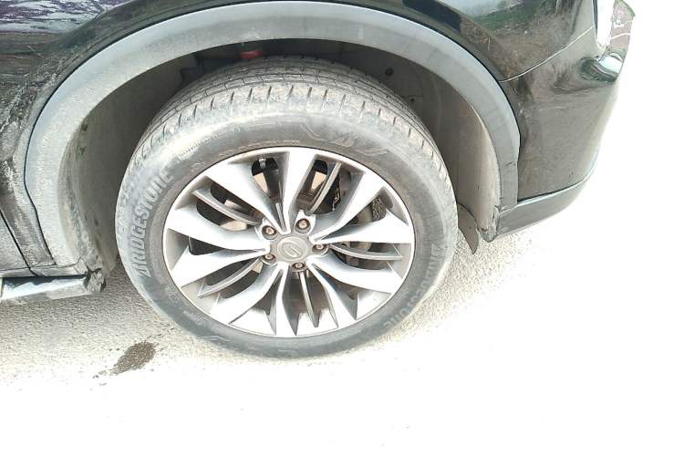 Used GAC Trumpchi GS8 2017 320T Two-Wheel Drive Luxury Smart Connectivity Version (7 Seats) Right Front Wheel Hub