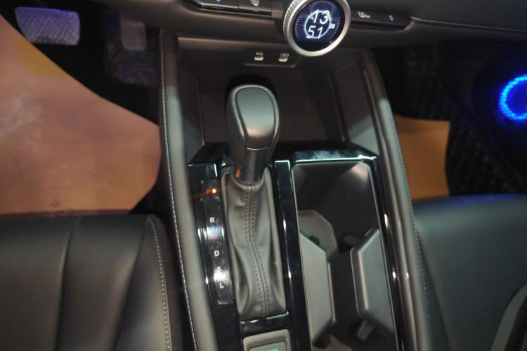 Used Honda Inspire 2023 260TURBO Deluxe Edition Gear Lever