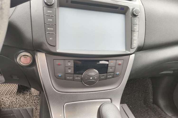 Used Nissan Sylphy 2014 1.6XV CVT Deluxe Edition Audio And AC Panel