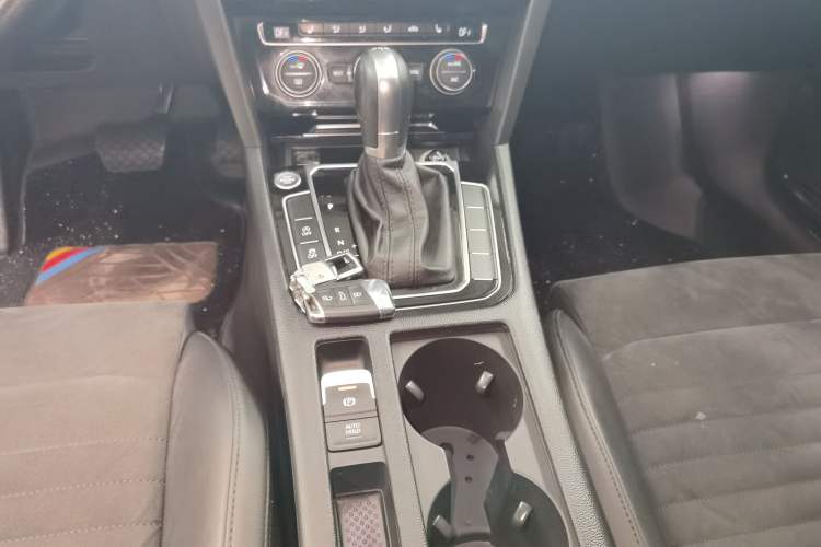 Used Volkswagen Magotan 2017 330TSI DSG Luxury Model
