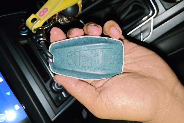 Used Geely Auto Emgrand 2019 Leading Edition 1.5L CVT Upward Asian Games Edition China V Vehicle Key