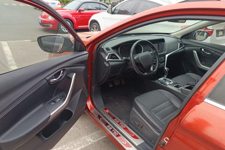 Used Venucia T90 2017 2.0L CVT Smart Edition Driver Seat