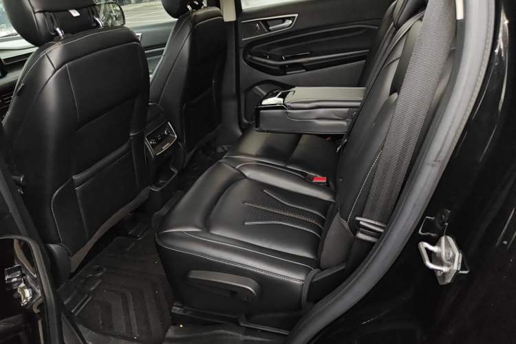 Used Ford Edge 2022 PLUS EcoBoost 245 Four-Wheel Drive Platinum Edition 7-Seater
