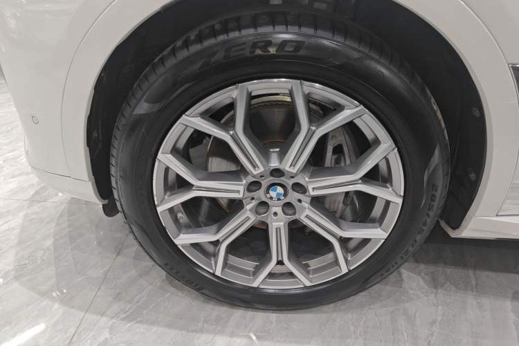 Used BMW X7 2019 xDrive40i Luxury Package with Leading Features
