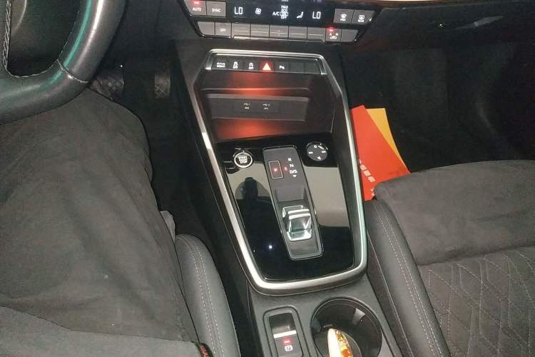 Used Audi A3 2024 A3L Limousine 35 TFSI Luxury Sport Edition Gear Lever