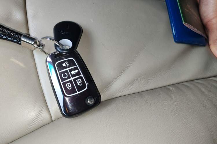 Used Buick GL8 2017 25S Prestige Version China V Standard Vehicle Key