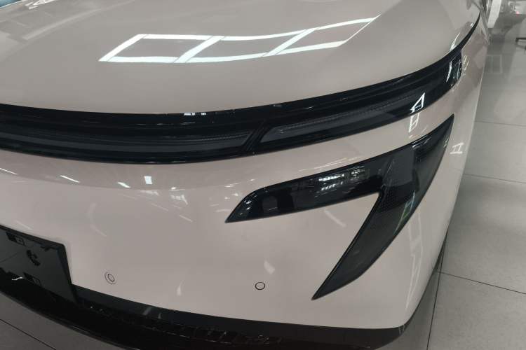 Used Nissan N7 2025 625 Max Left Front Headlight