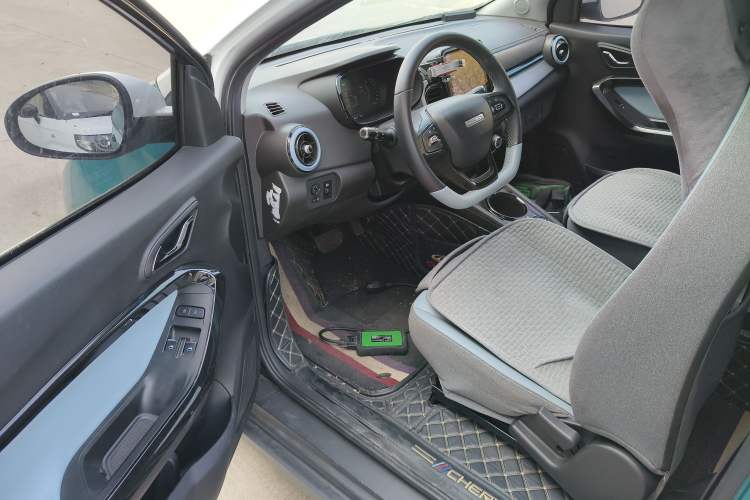 Used Chery Little Ant 2022 Revised Version Sweet Pink Edition Half-Sugar Version Lithium Iron Phosphate 30.7 kWh 30 kW 301 km Driver Seat