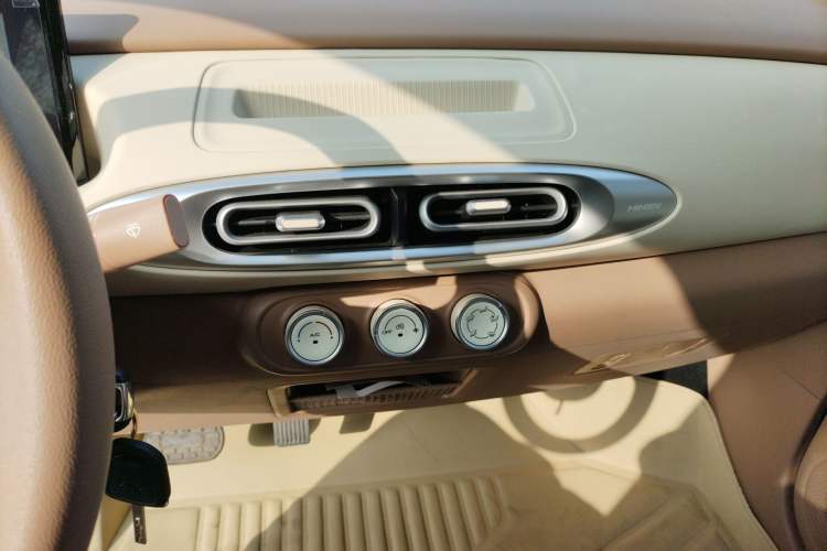 Used Wuling Hongguang MINIEV 2025 Four-Door Version Advanced Edition
