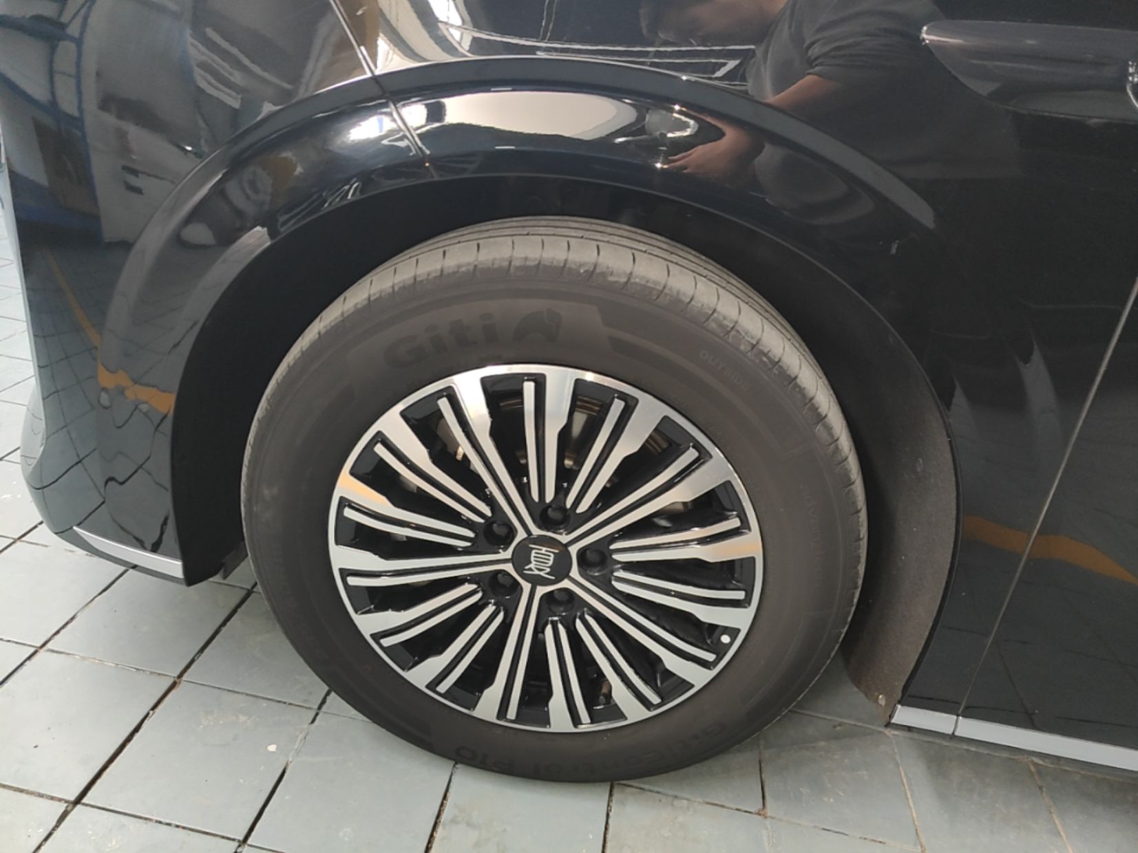BYD Xia 2025 DM-i 1.5T 100km Supreme Edition — снимка 10
