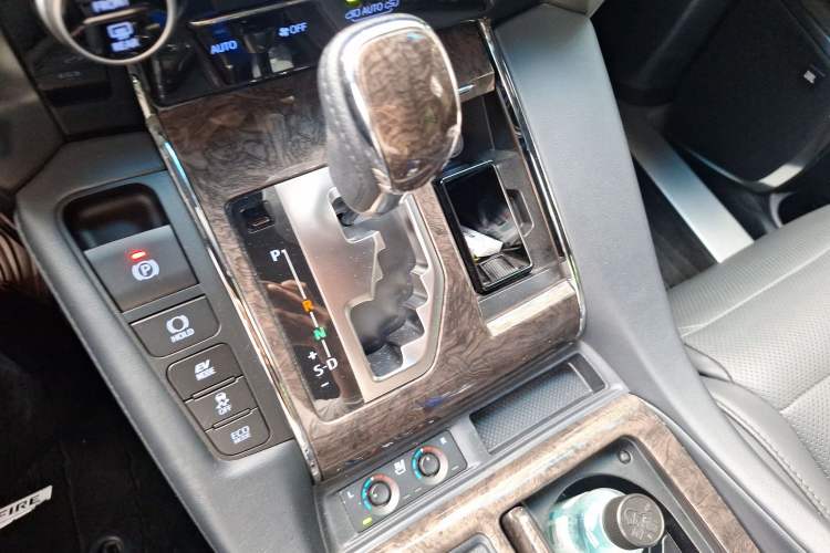 Used Toyota Vellfire 2021 Crown Dual-Engine 2.5L HV Prestige Edition Gear Lever