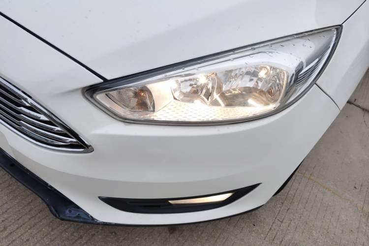 Used Ford Focus 2015 Sedan 1.6L Automatic Comfort Model Left Front Headlight