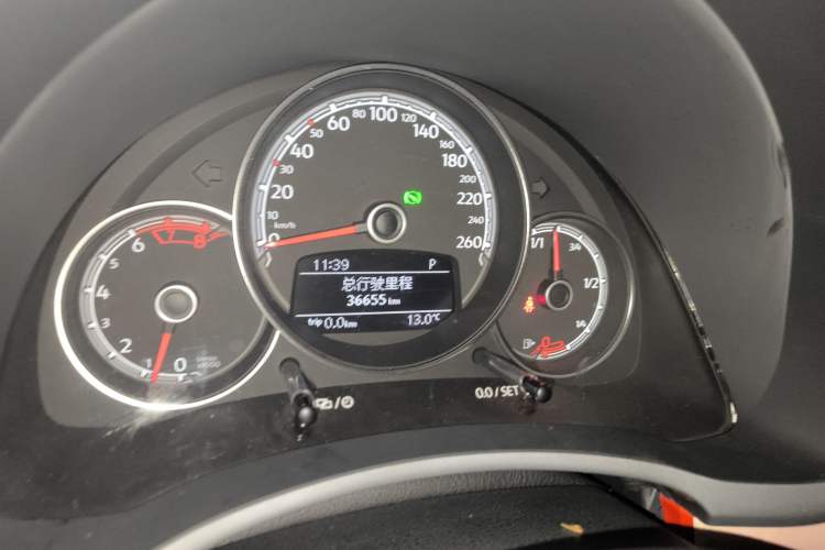 Used Volkswagen Beetle 2018 180TSI Shangle Model Odometer Close Up