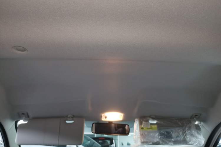 Used Dongfeng NAMMI BOX 2022 Light Wind Edition 201KM Standard Model
