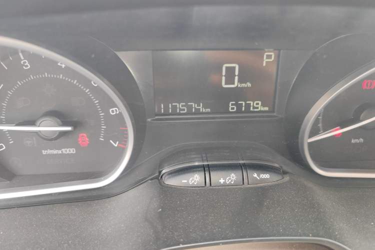 Used Peugeot 2008 2014 1.6L Automatic Fashion Edition